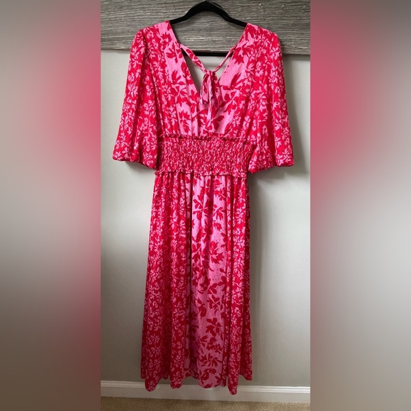 Taylor Pink V-Neck Bishop Sleeve Sundress - Picture 2 of 9